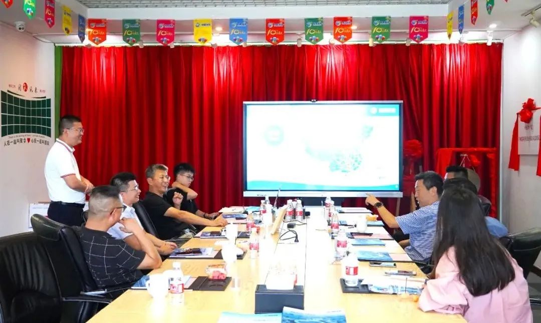 E20環(huán)境平臺總經(jīng)理薛濤等領(lǐng)導一行蒞臨鵬凱環(huán)境交流座談