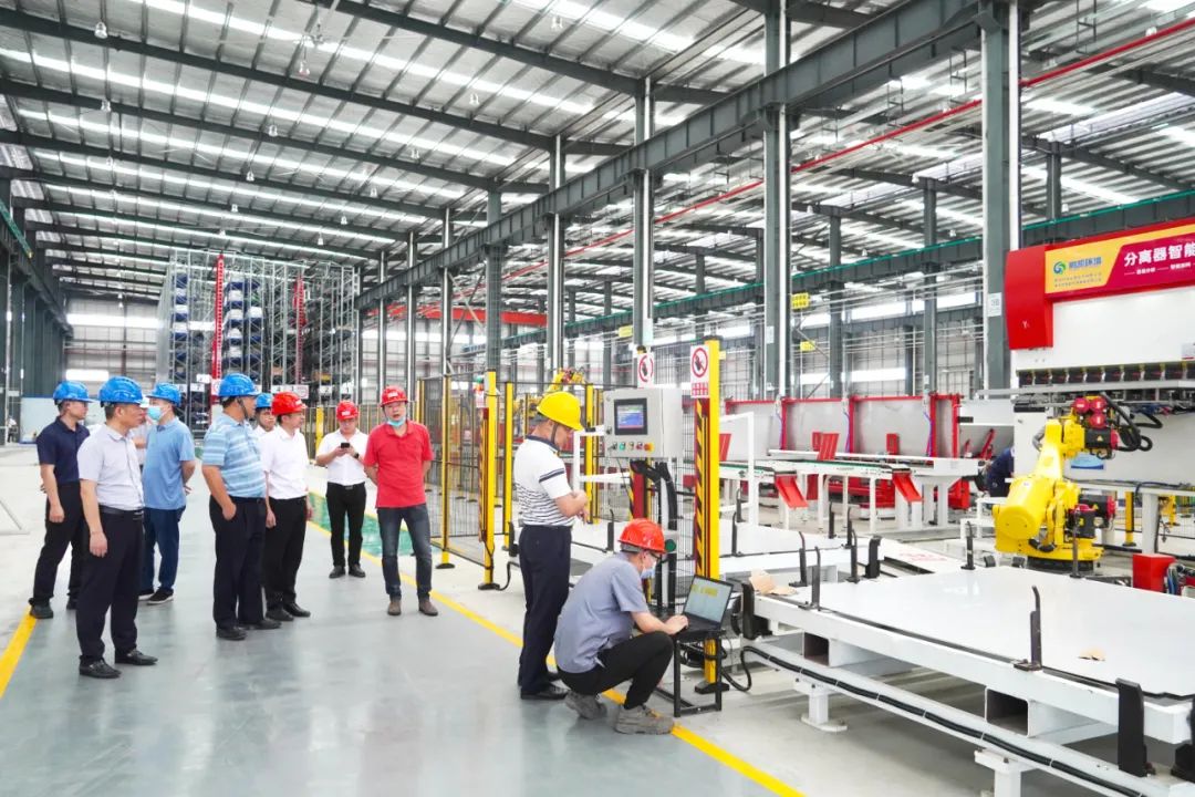 肇慶市人大常委會副主任關鍵考察調研鵬凱智慧化工業4.0生產基地